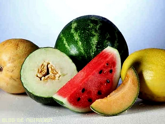 frutas compuestas por agua
