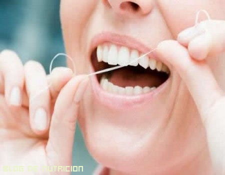 ¿Es imprescindible el hilo dental?