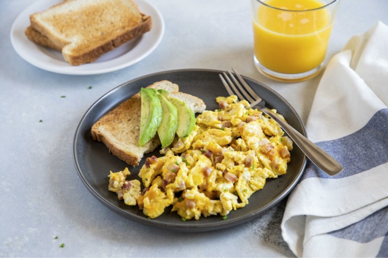 crea un desayuno saludable